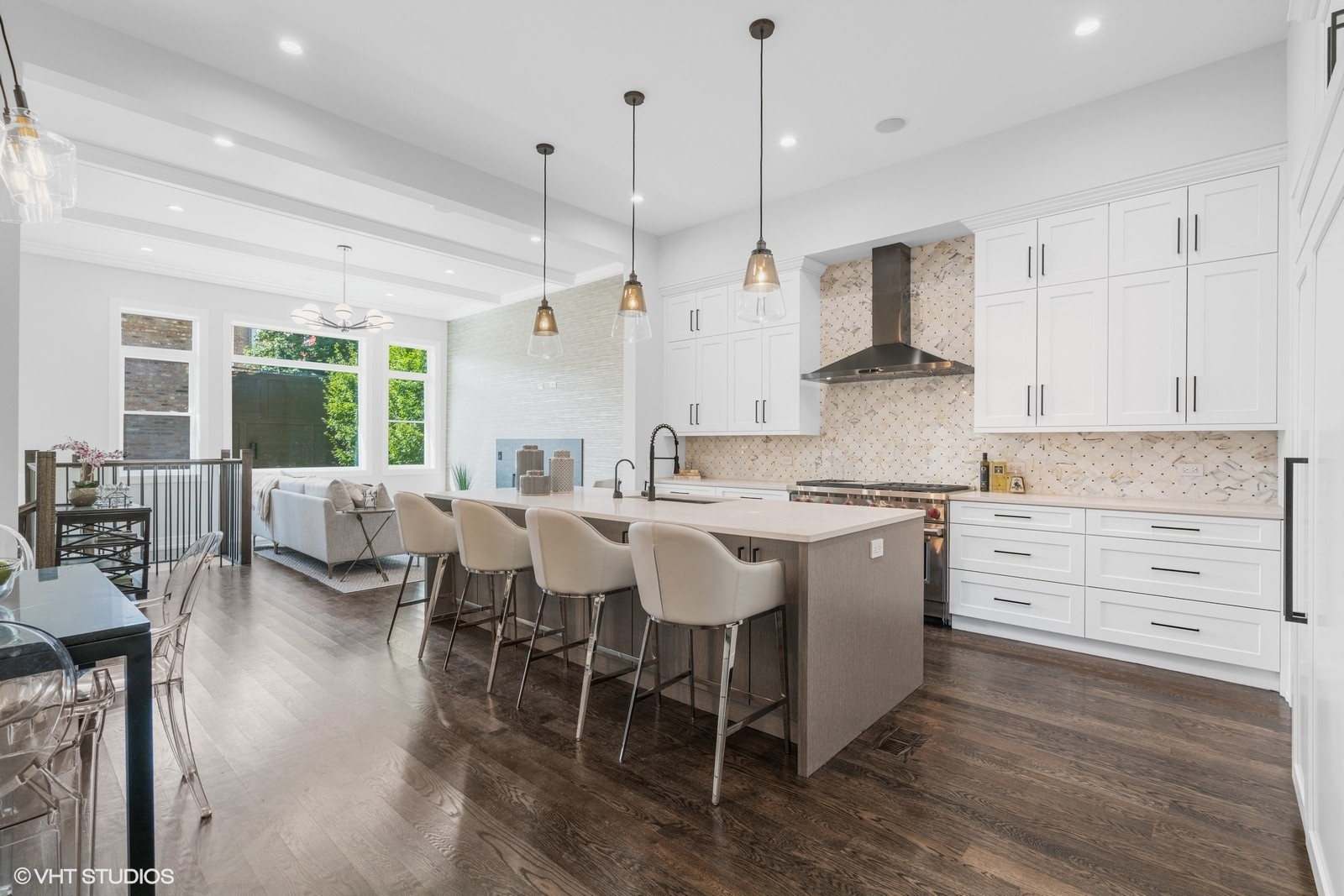 4148 N Greenview Avenue