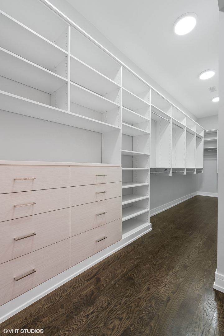 4148 N Greenview Avenue