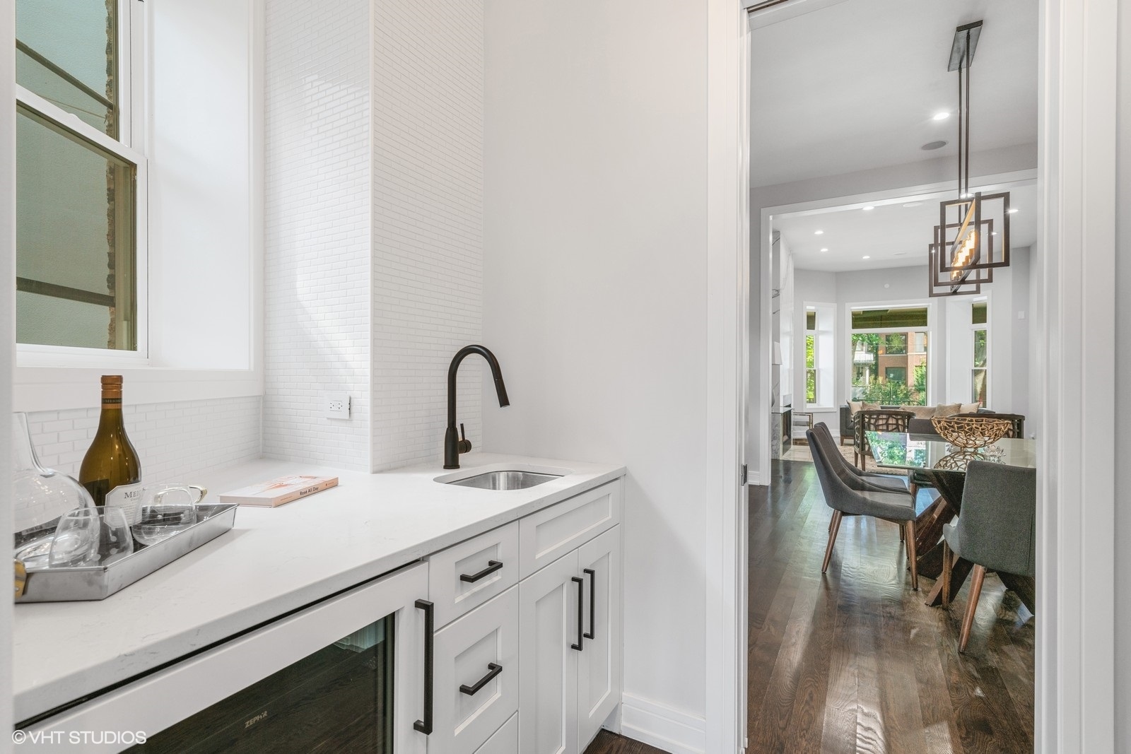 4148 N Greenview Avenue