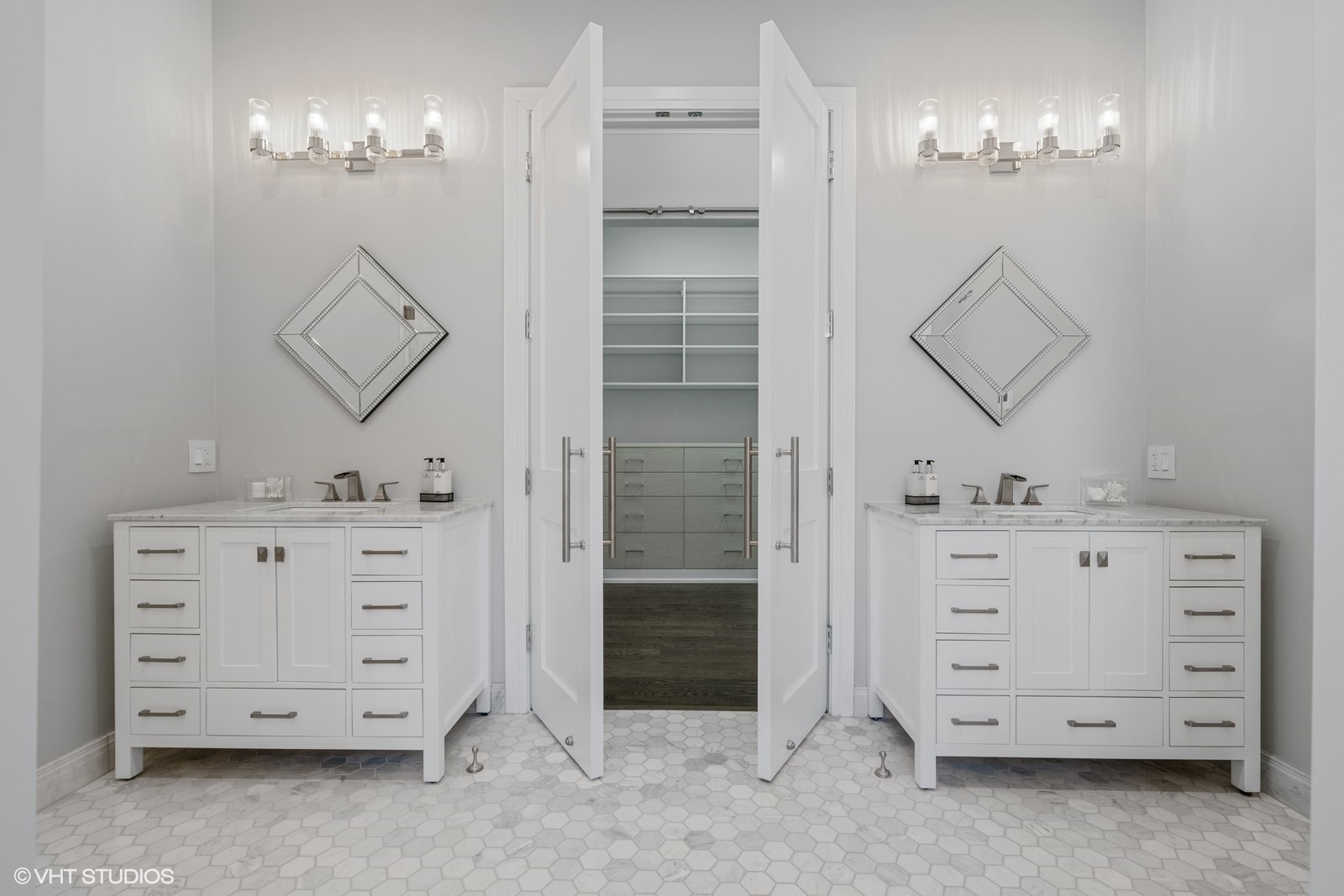 4148 N Greenview Avenue