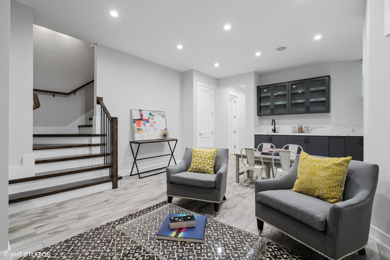 4148 N Greenview Avenue