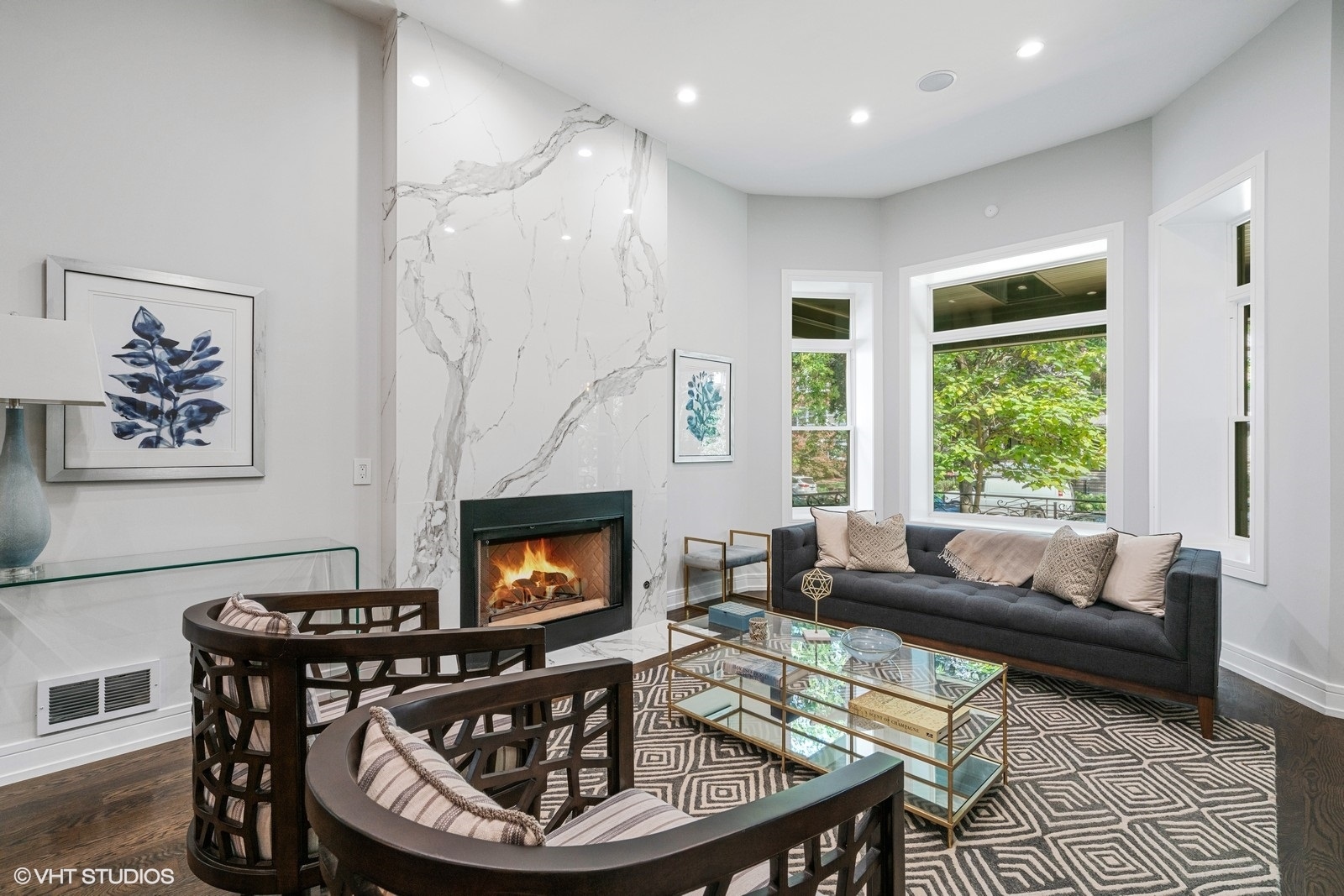 4148 N Greenview Avenue