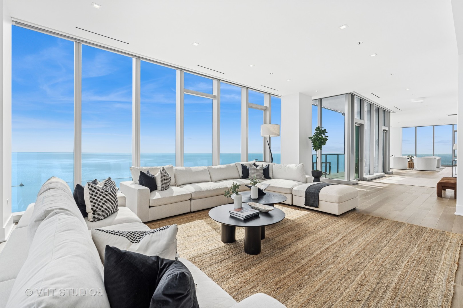 363 E Wacker Drive Unit: 7501