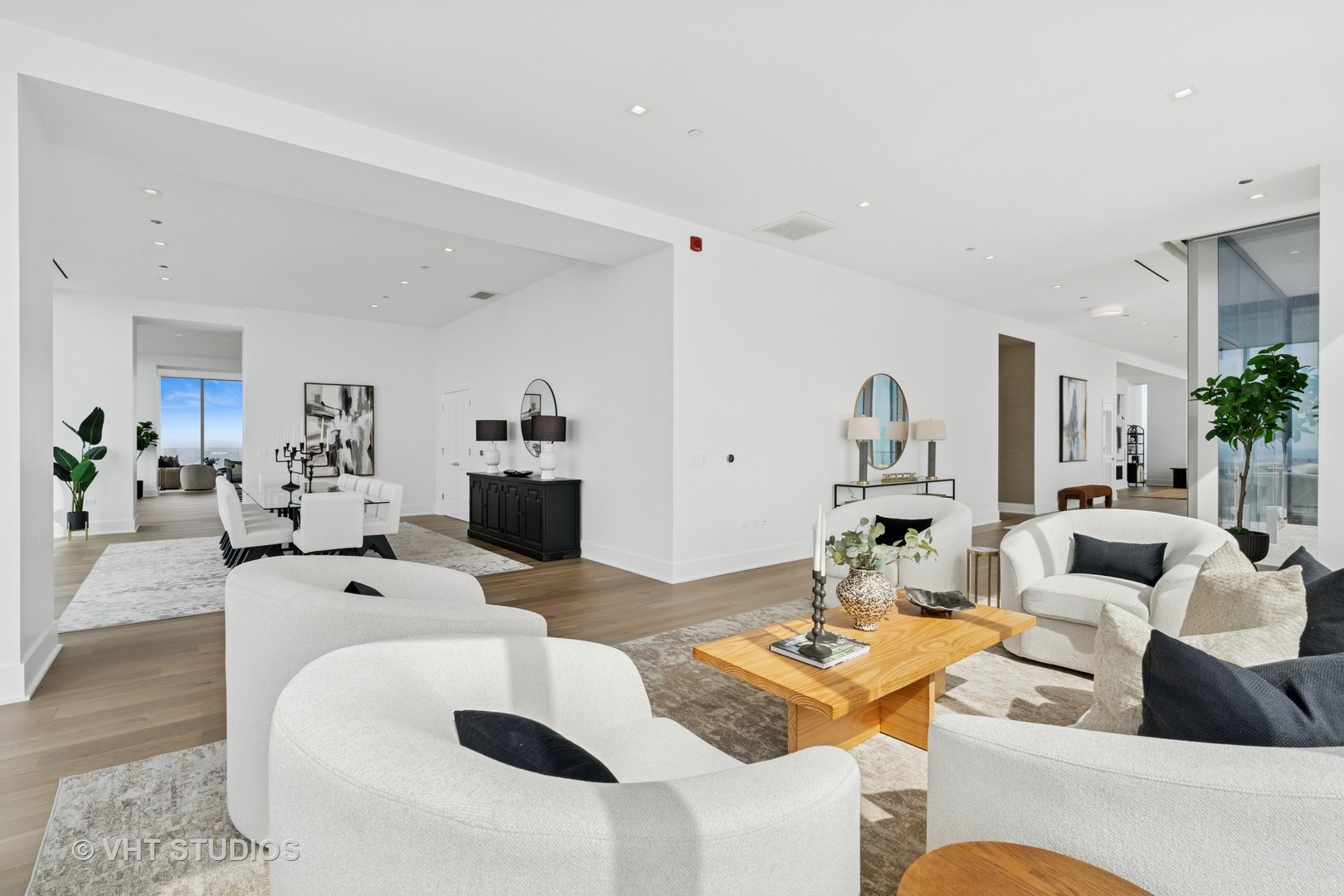 363 E Wacker Drive Unit: 7501