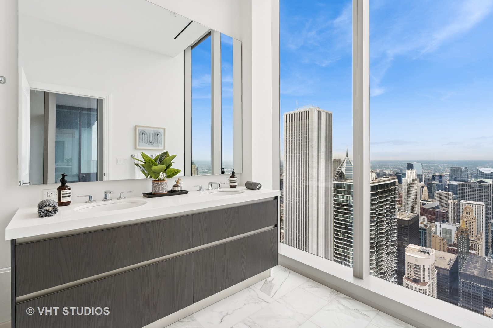 363 E Wacker Drive Unit: 7501