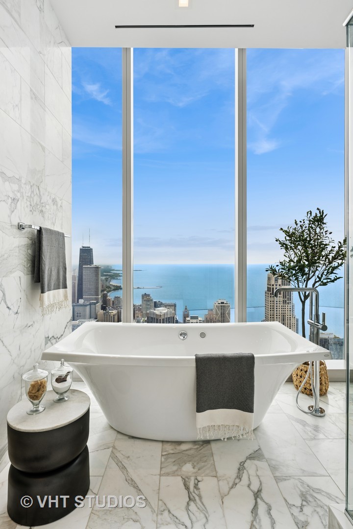 363 E Wacker Drive Unit: 7501