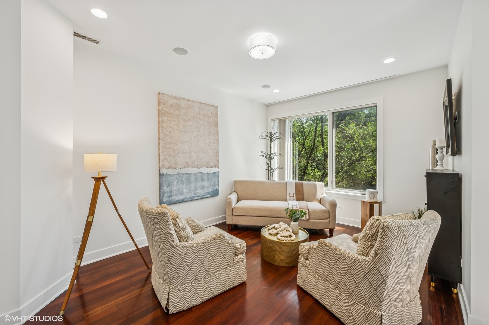 1750 W Division Street Unit: 301