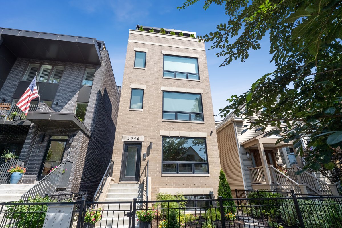 2046 W Addison Street Unit: 1