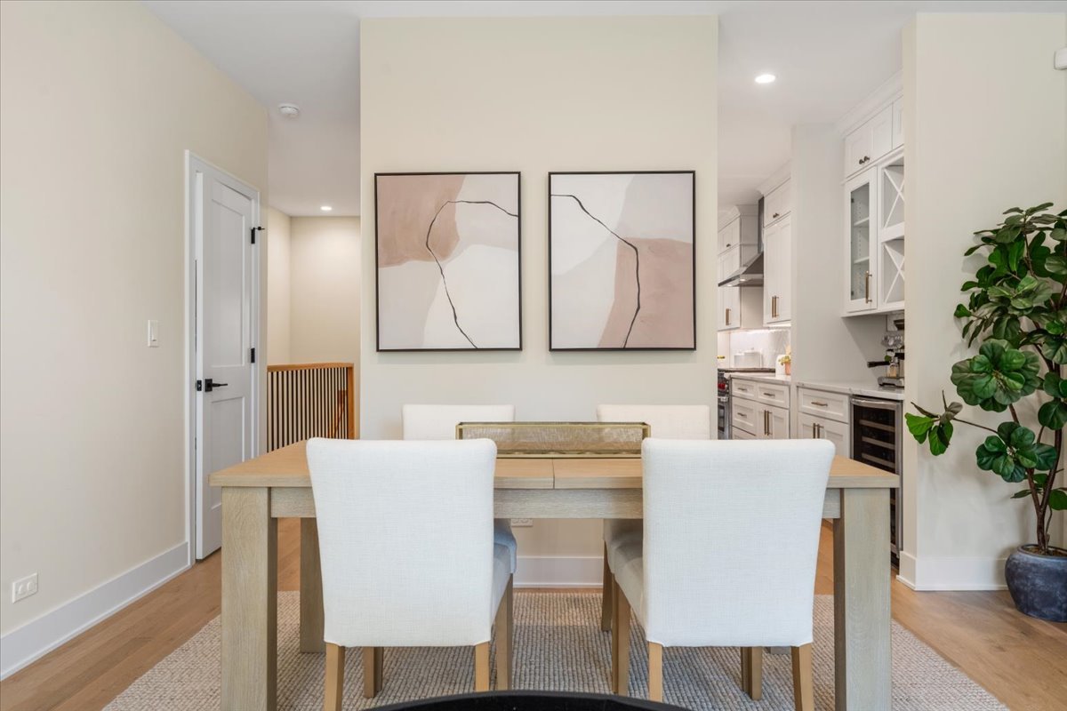 2046 W Addison Street Unit: 1