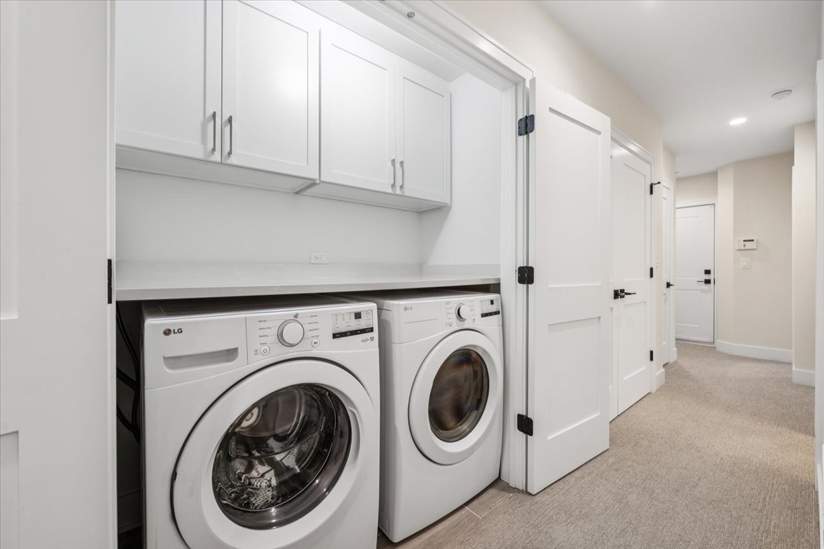 2046 W Addison Street Unit: 1