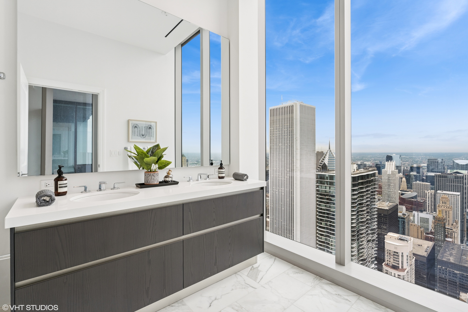363 E Wacker Drive Unit: 7501