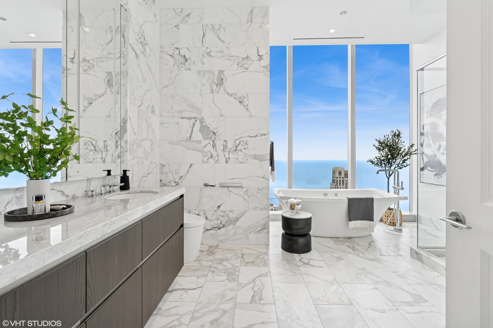 363 E Wacker Drive Unit: 7501