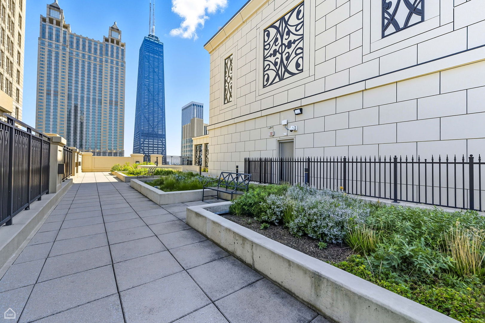 10 E Delaware Place Unit: 21D