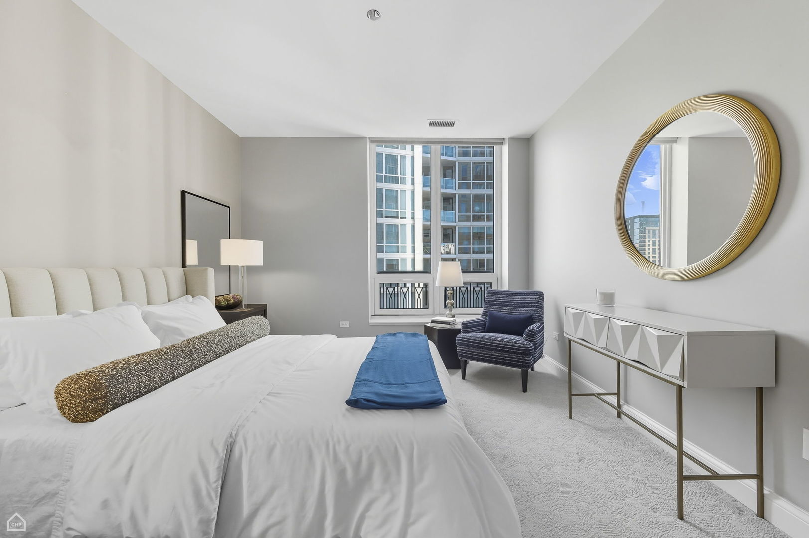 10 E Delaware Place Unit: 21D