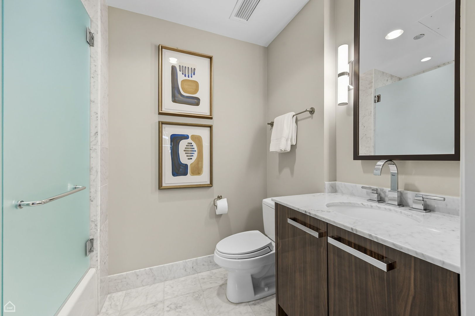 10 E Delaware Place Unit: 21D