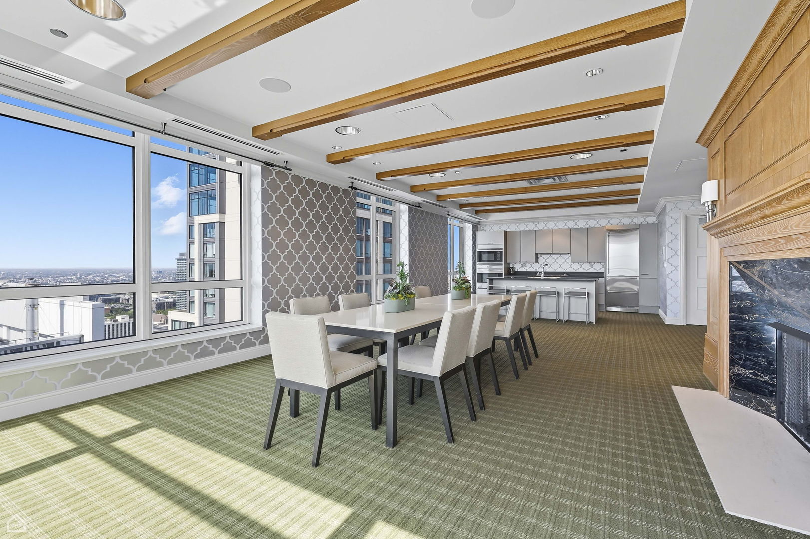 10 E Delaware Place Unit: 21D