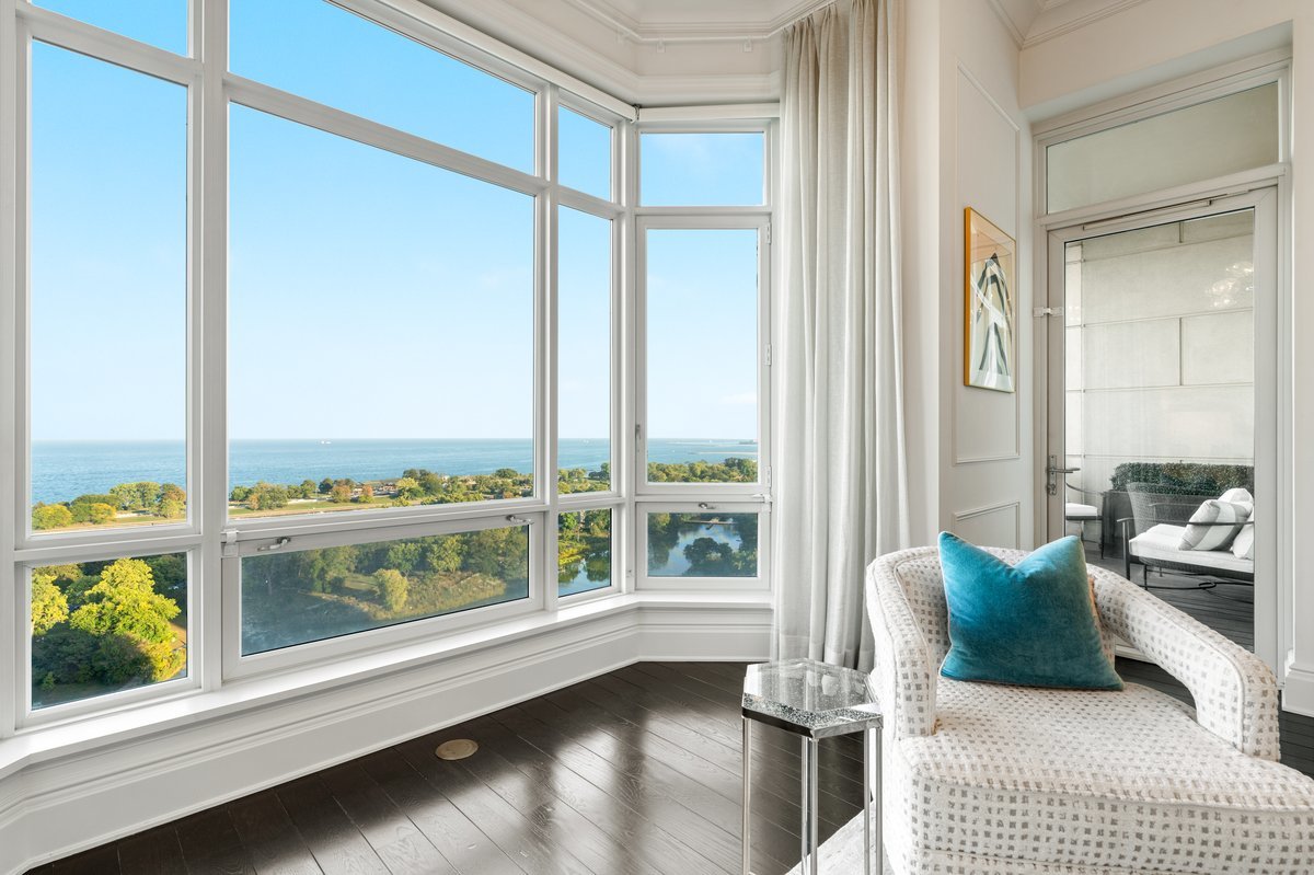 2550 N Lakeview Avenue Unit: N1801