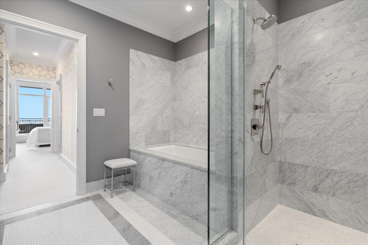2550 N Lakeview Avenue Unit: N1801