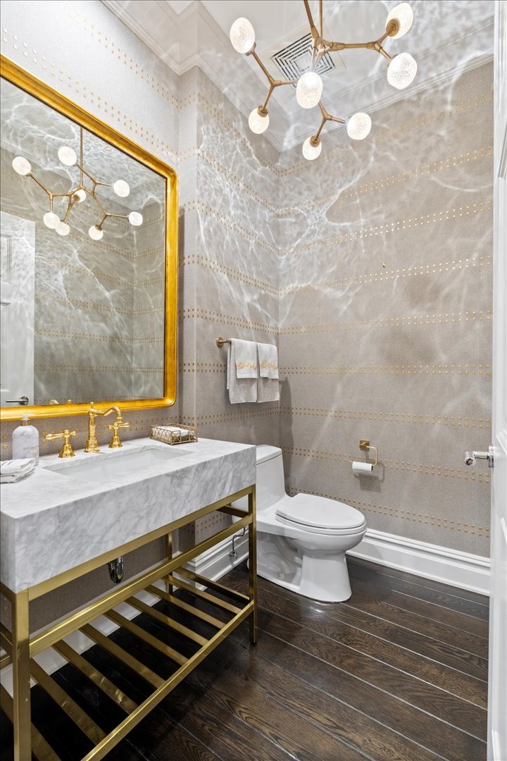 2550 N Lakeview Avenue Unit: N1801