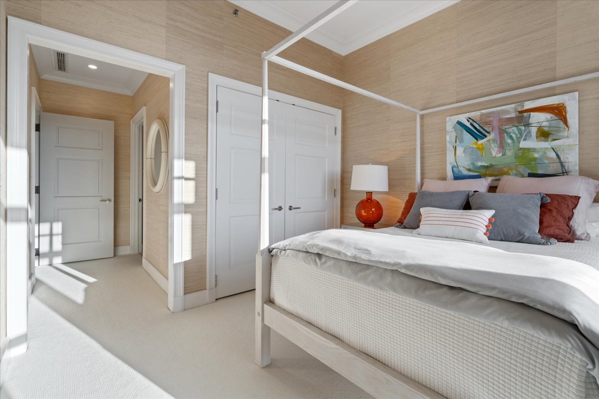 2550 N Lakeview Avenue Unit: N1801