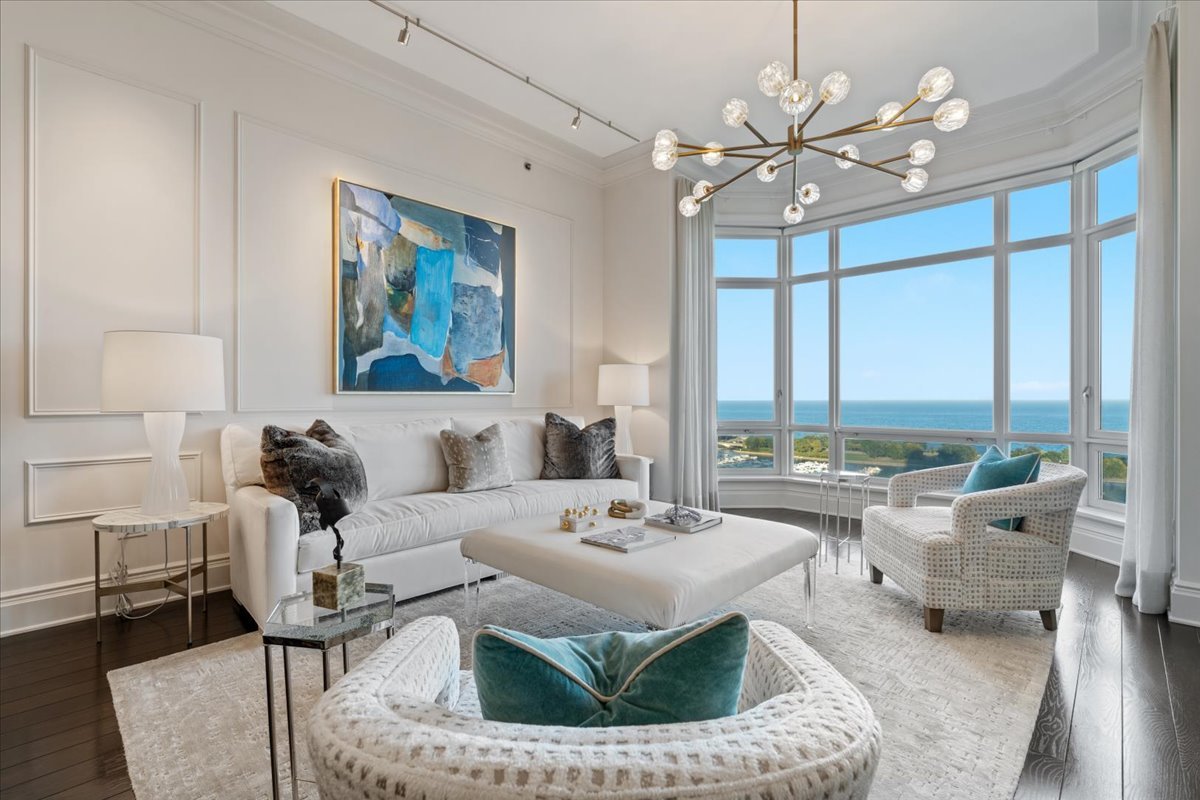 2550 N Lakeview Avenue Unit: N1801