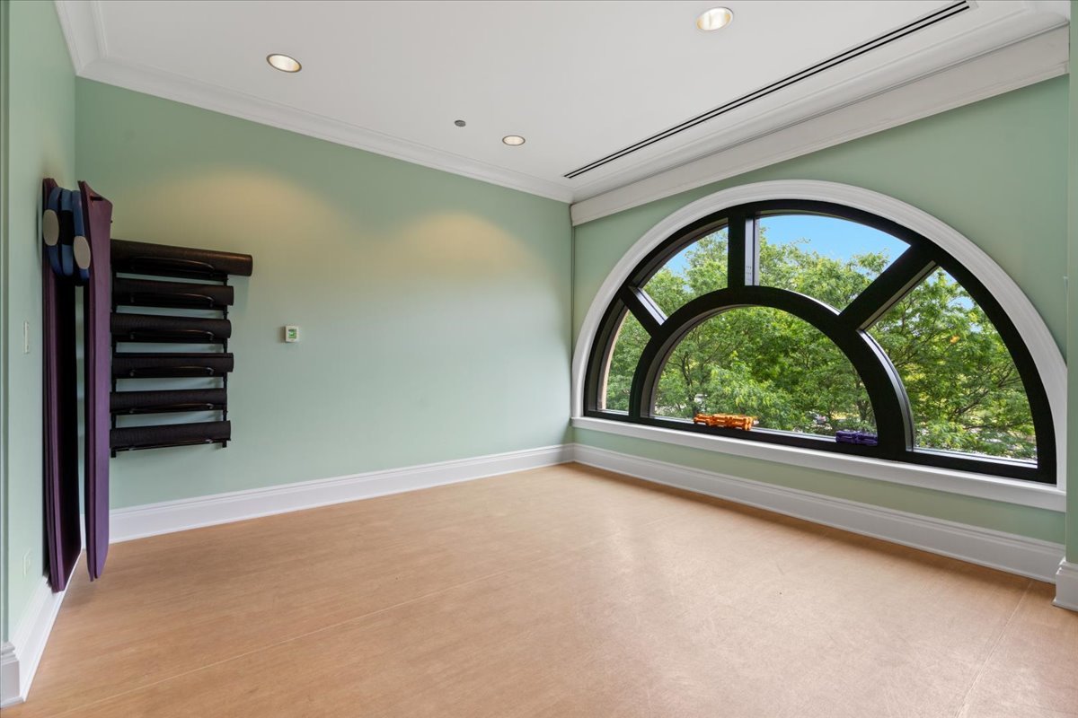2550 N Lakeview Avenue Unit: N1801