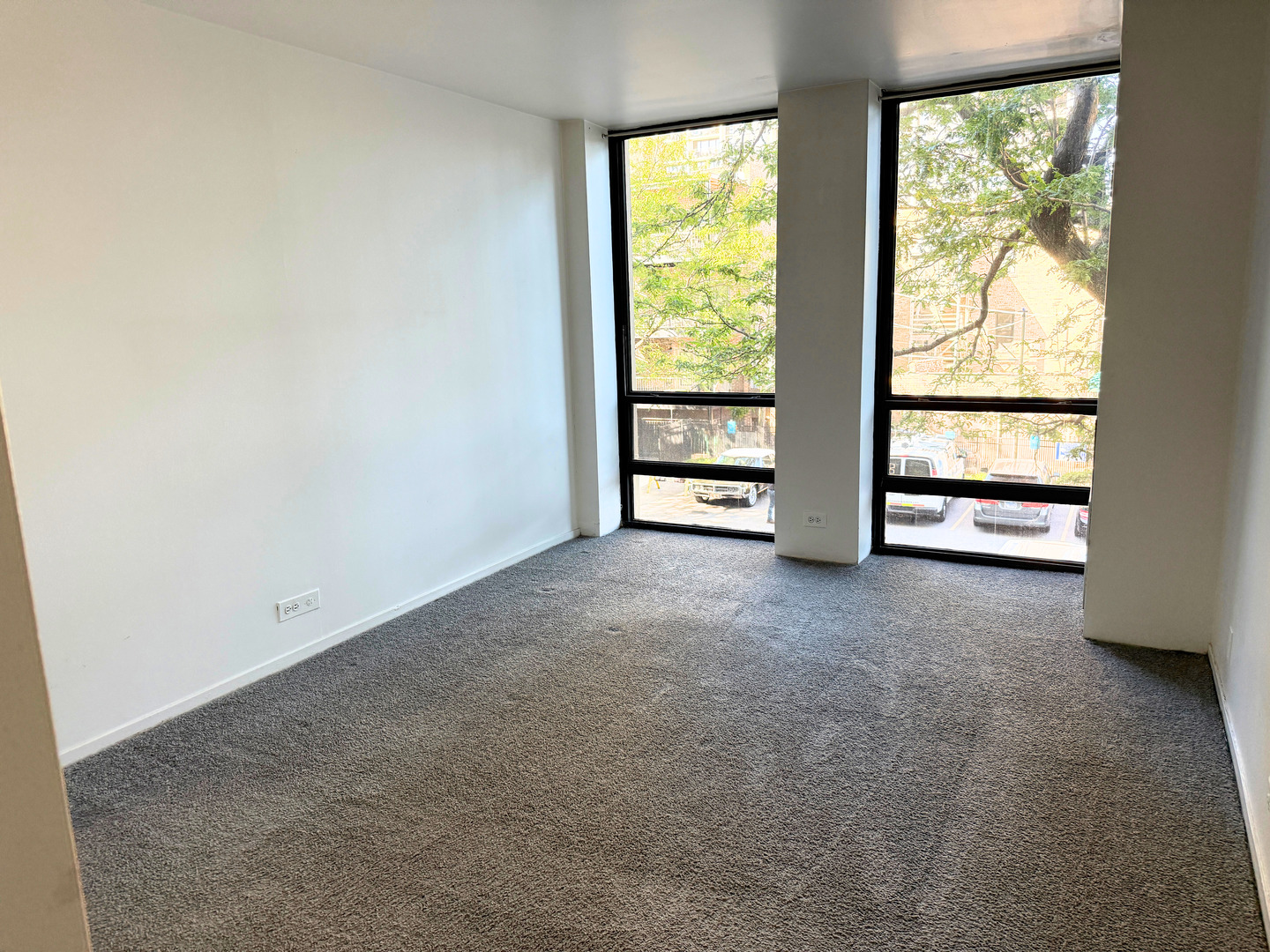 1660 N LaSalle Drive Unit: 208