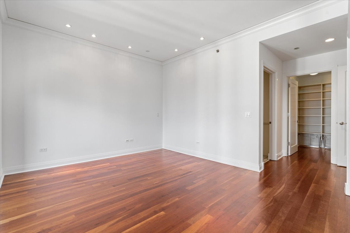 800 N Michigan Avenue Unit: 3603