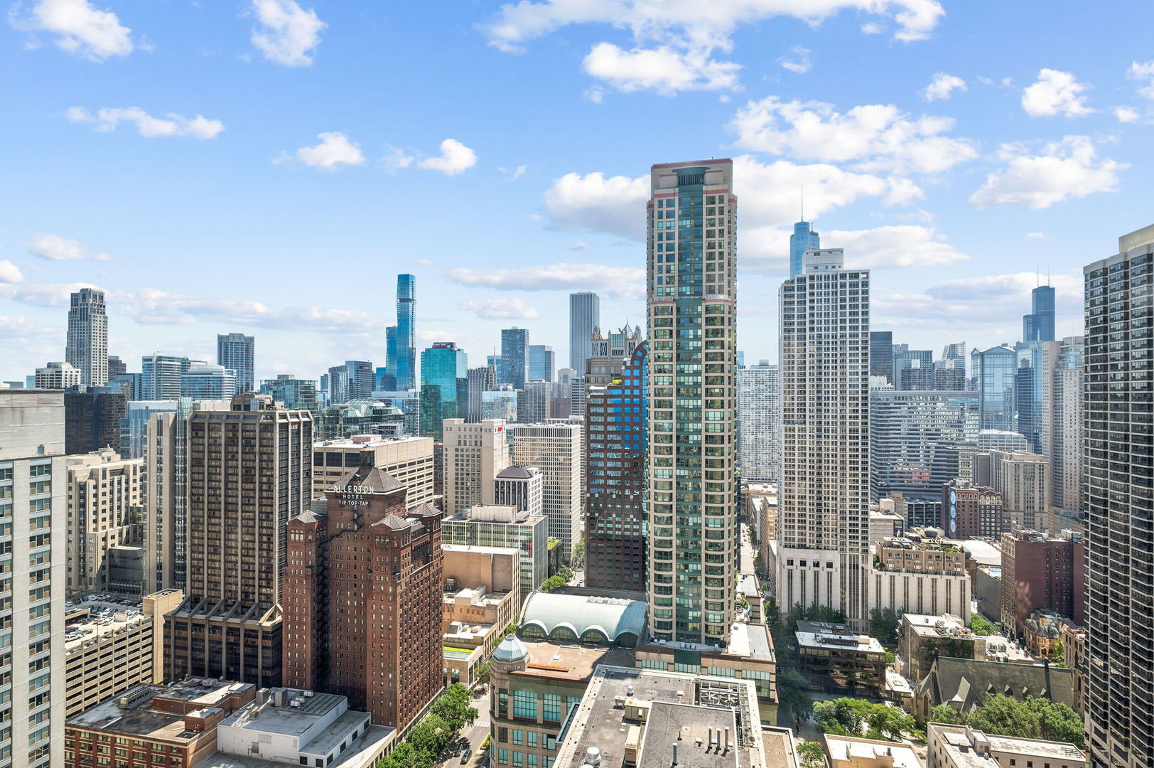 800 N Michigan Avenue Unit: 3603