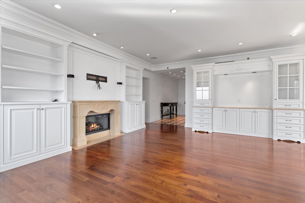 800 N Michigan Avenue Unit: 3603