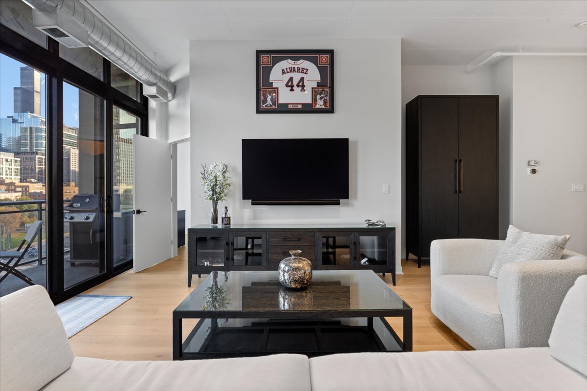 740 W Fulton Street Unit: 507