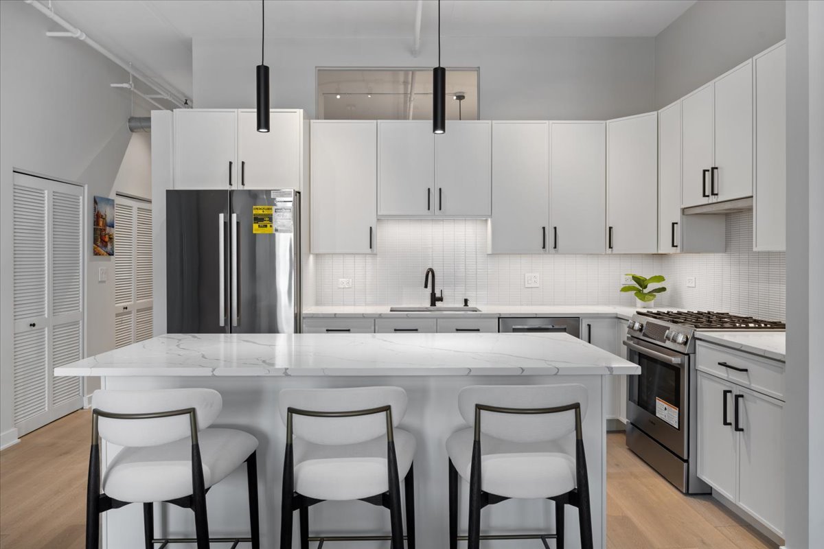 740 W Fulton Street Unit: 507