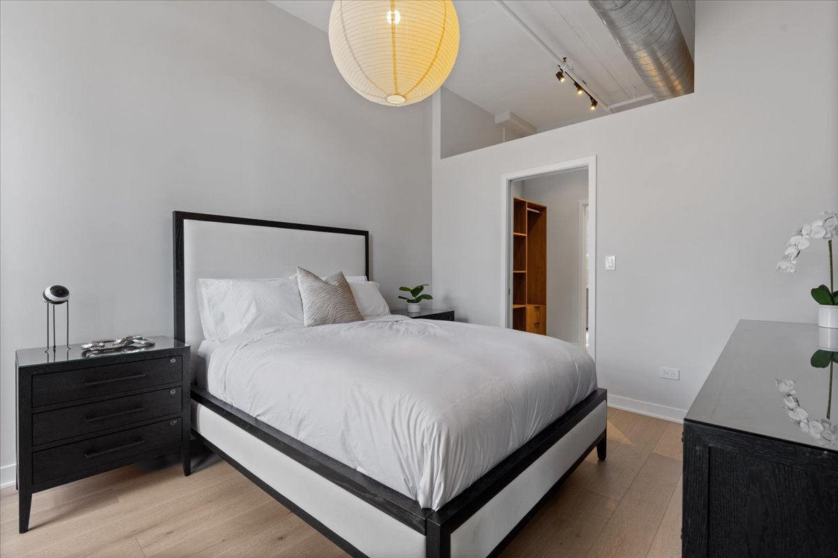 740 W Fulton Street Unit: 507