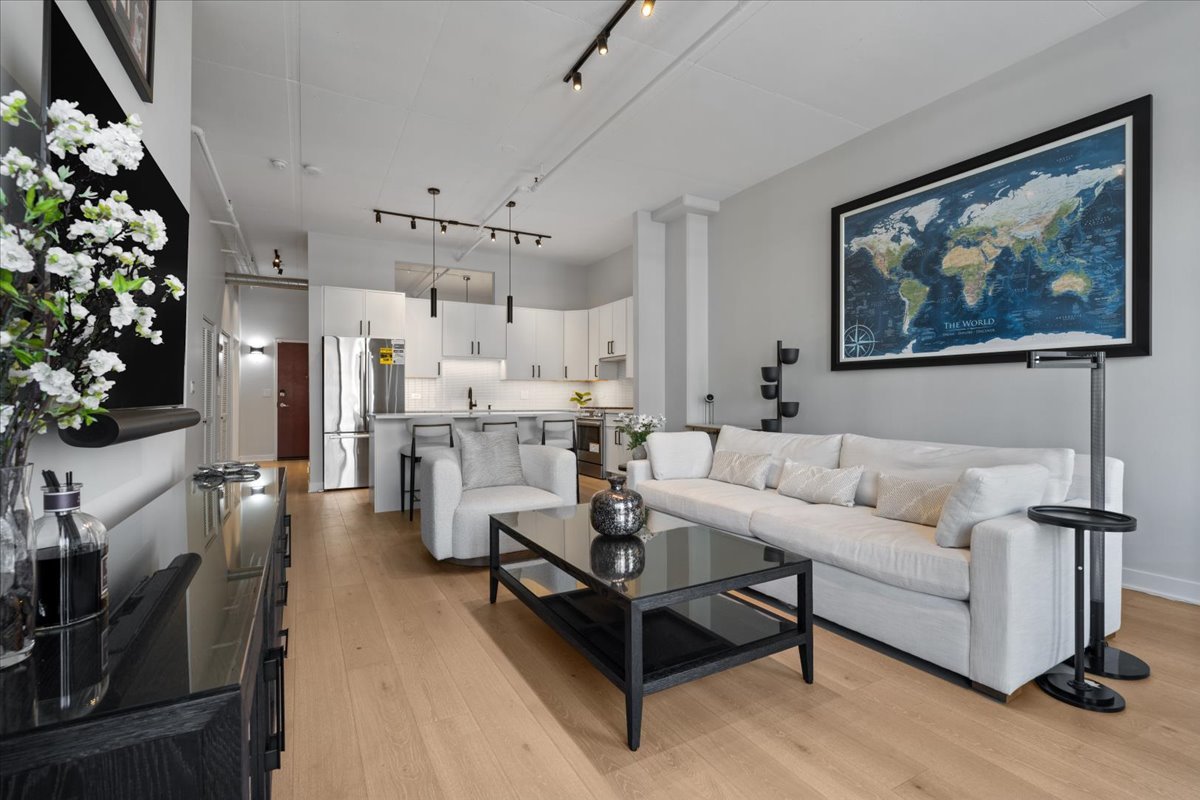 740 W Fulton Street Unit: 507