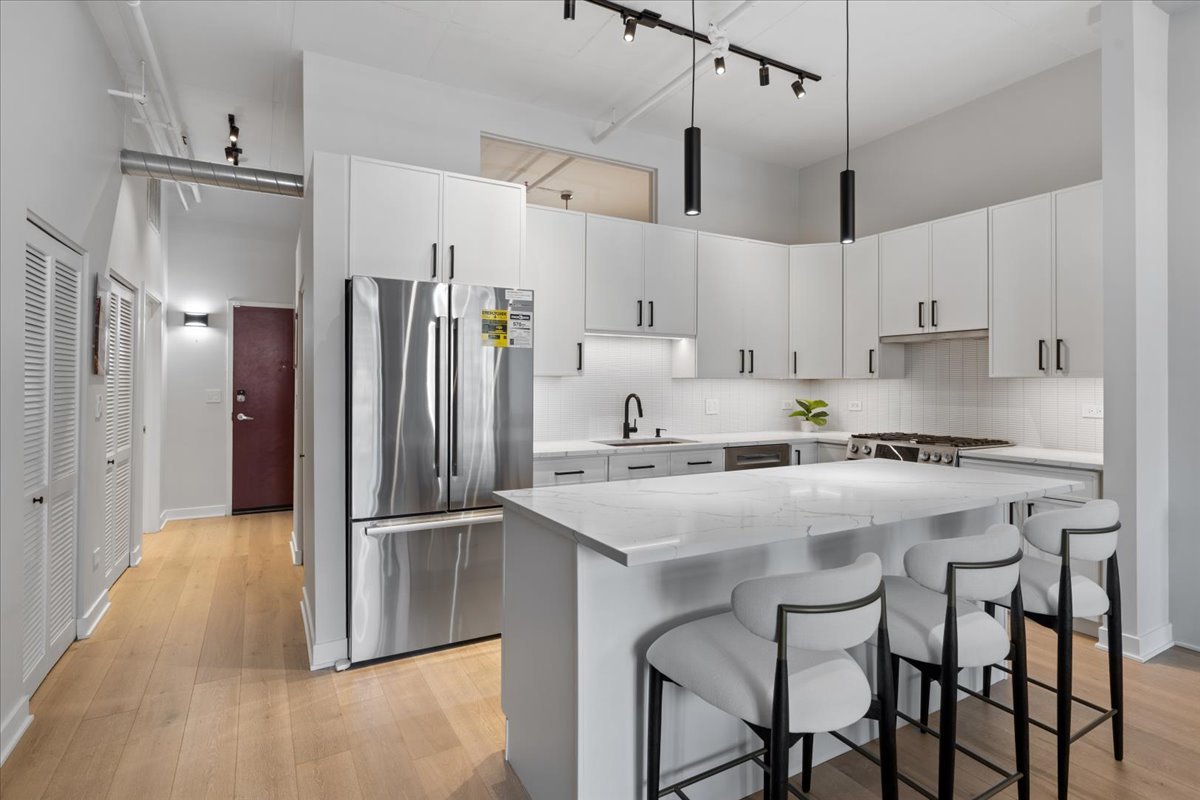 740 W Fulton Street Unit: 507