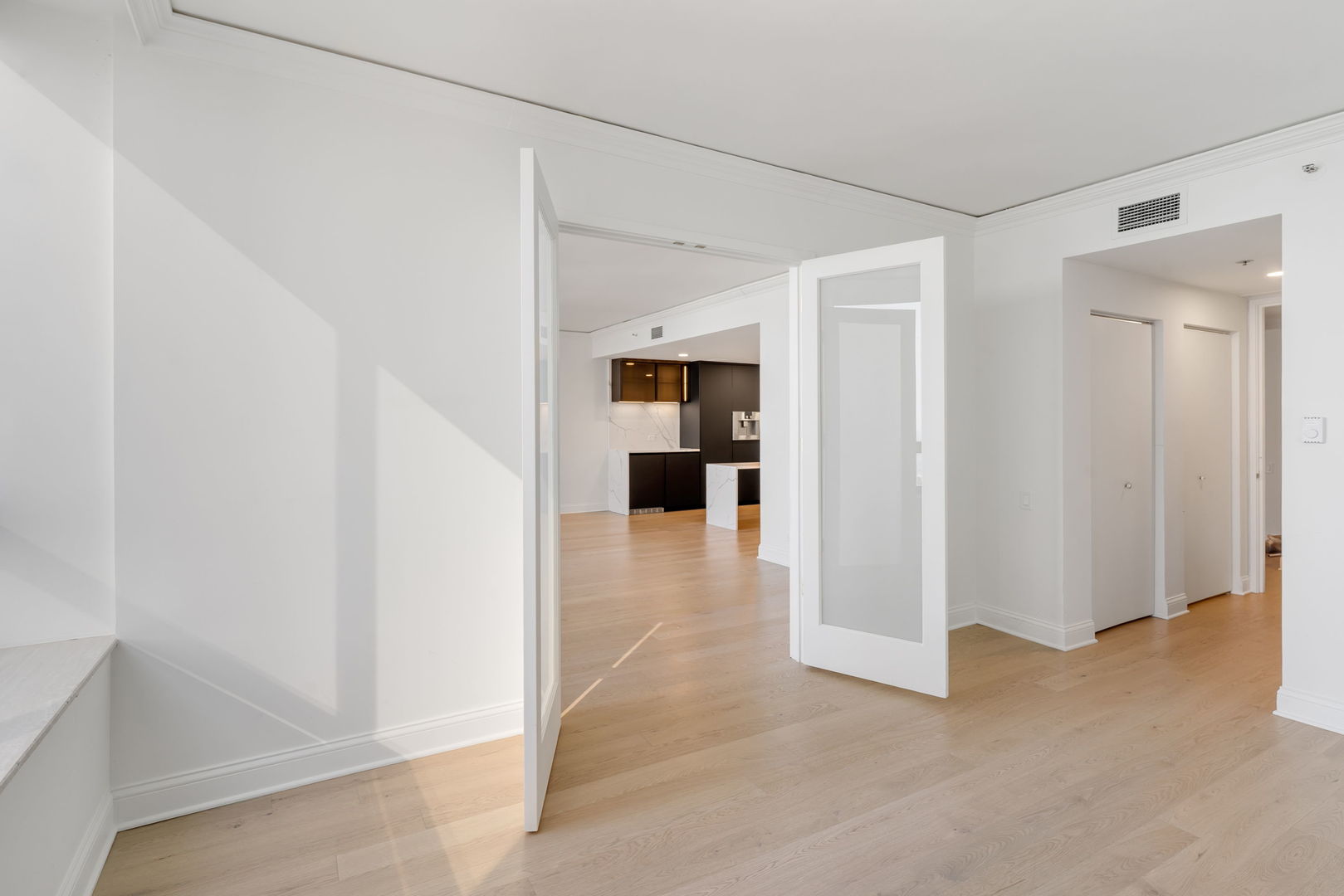 180 E Pearson Street Unit: 3502