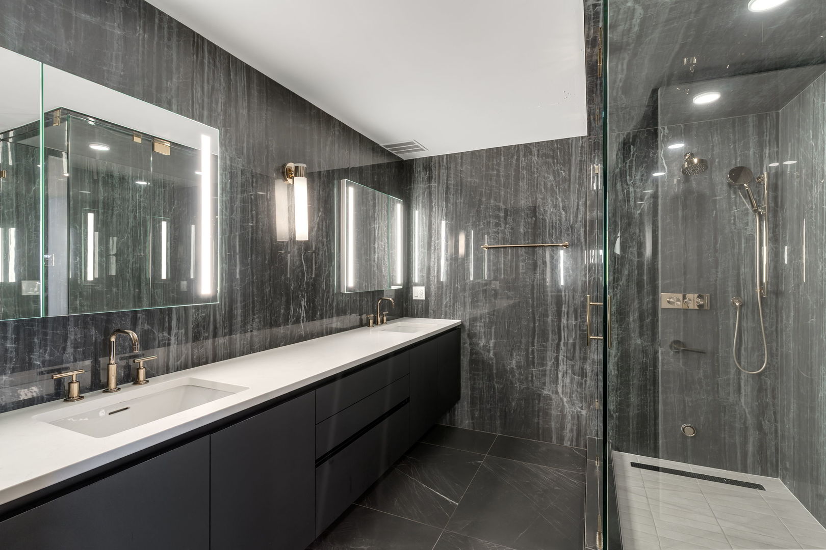 180 E Pearson Street Unit: 3502