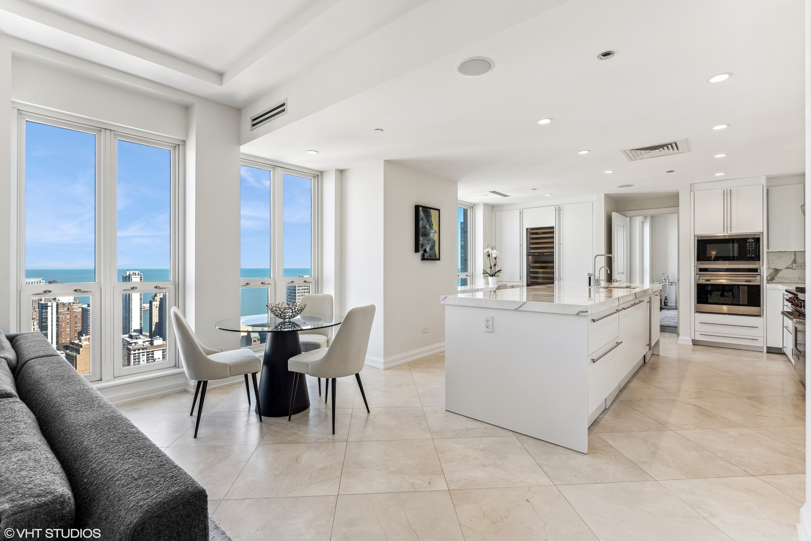 11 E Walton Street Unit: 4202