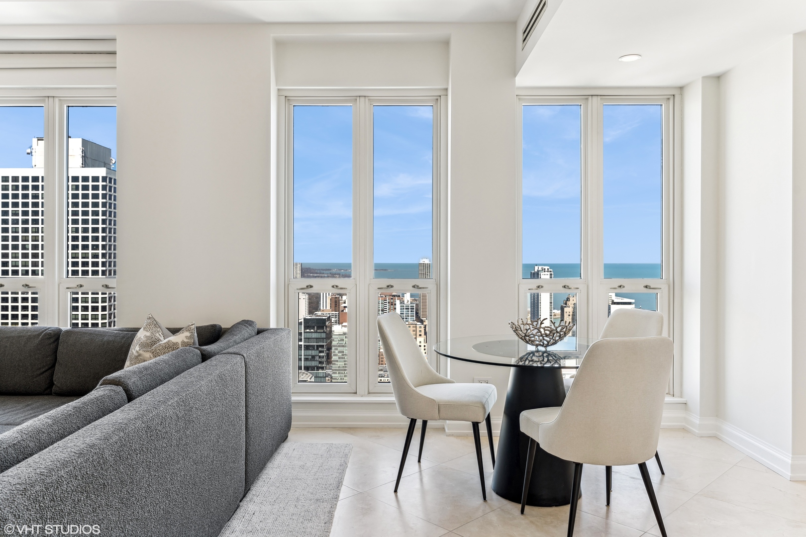 11 E Walton Street Unit: 4202