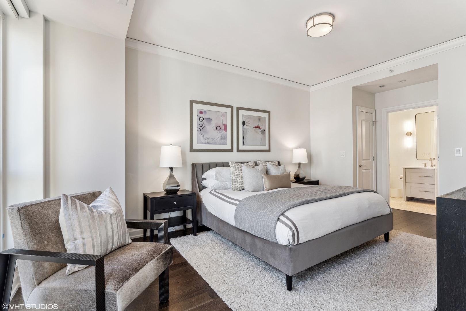 11 E Walton Street Unit: 4202