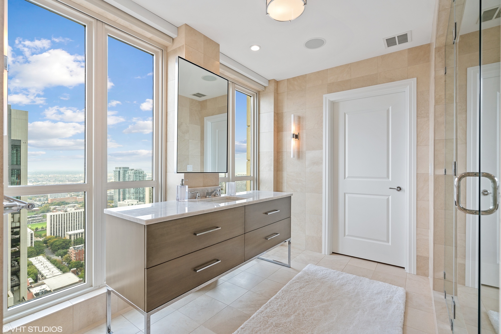 11 E Walton Street Unit: 4202