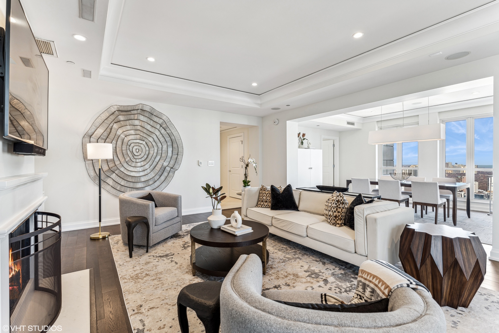 11 E Walton Street Unit: 4202