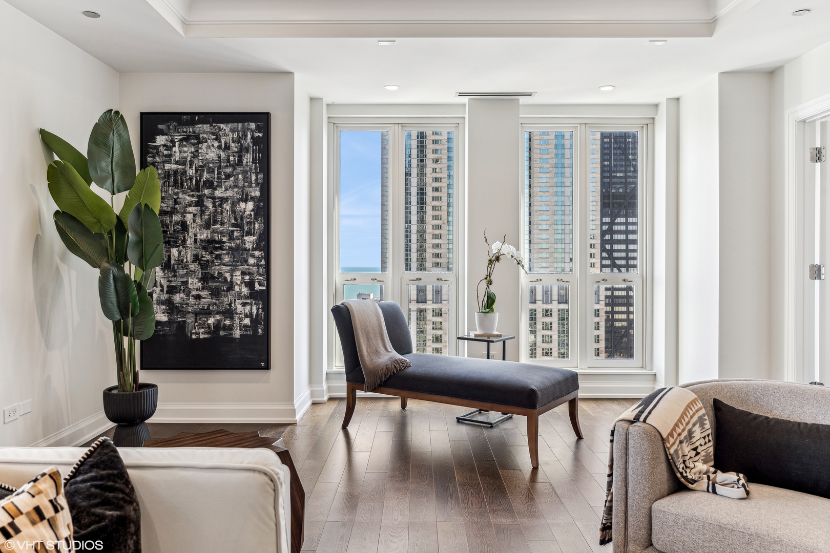 11 E Walton Street Unit: 4202