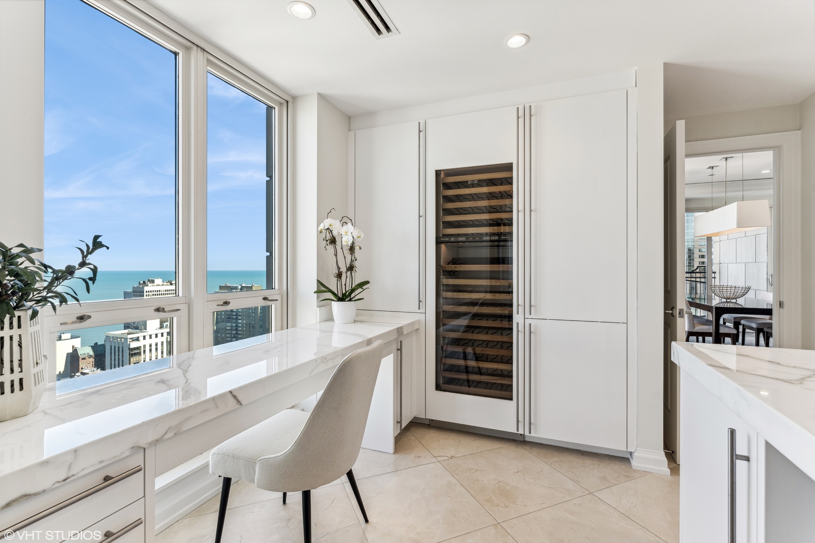 11 E Walton Street Unit: 4202