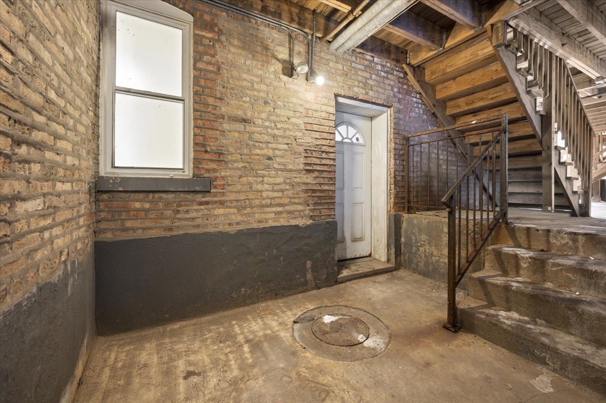 3806 W Belle Plaine Avenue Unit: G