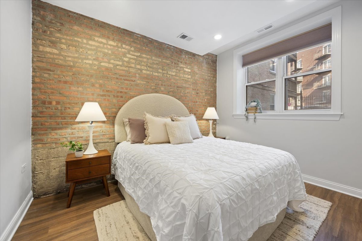 3806 W Belle Plaine Avenue Unit: G