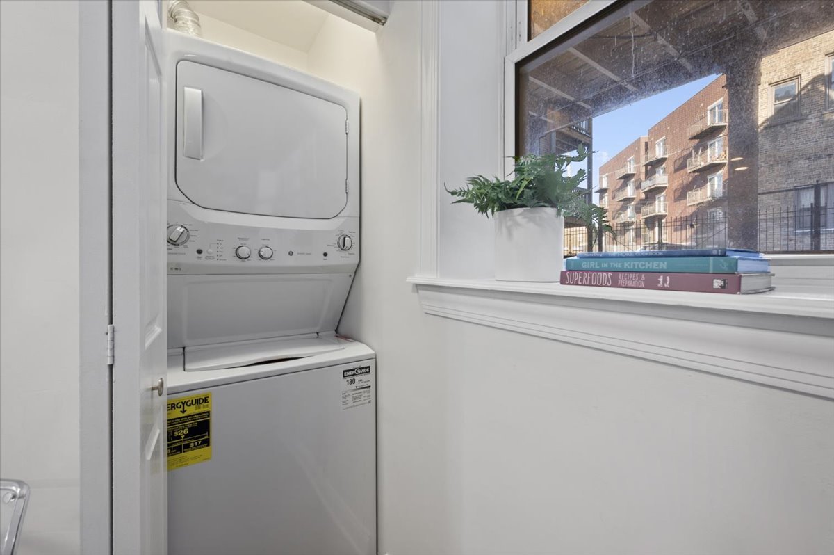 3806 W Belle Plaine Avenue Unit: G