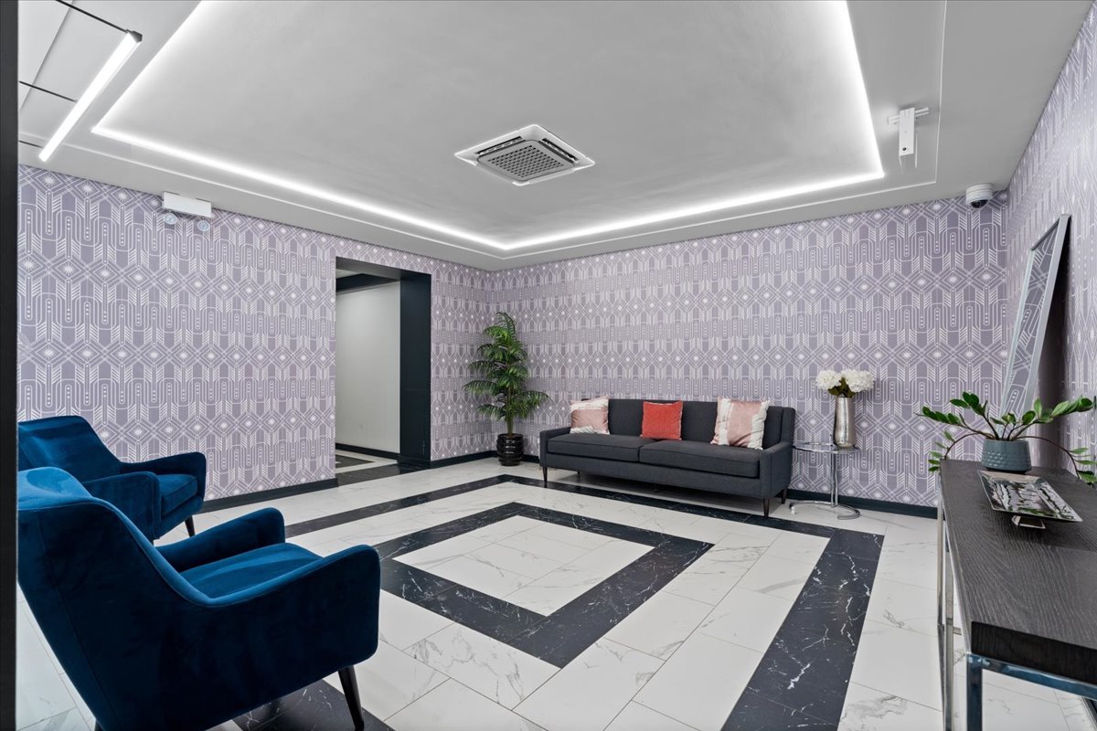 2753 N Hampden Court Unit: 3B