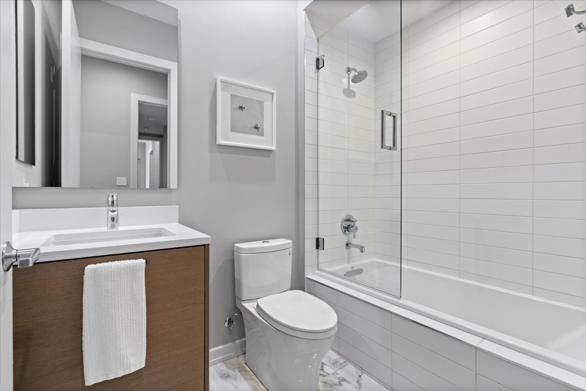 2753 N Hampden Court Unit: 3B