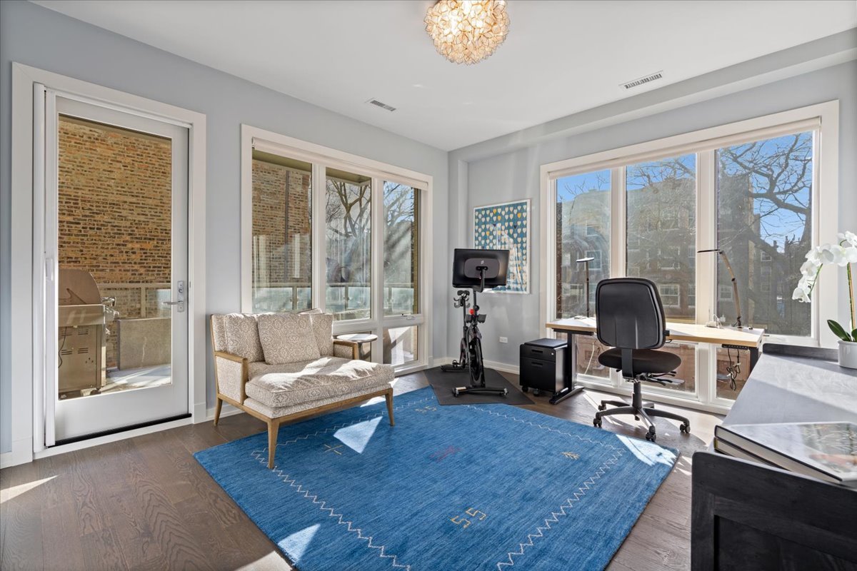 2753 N Hampden Court Unit: 3B